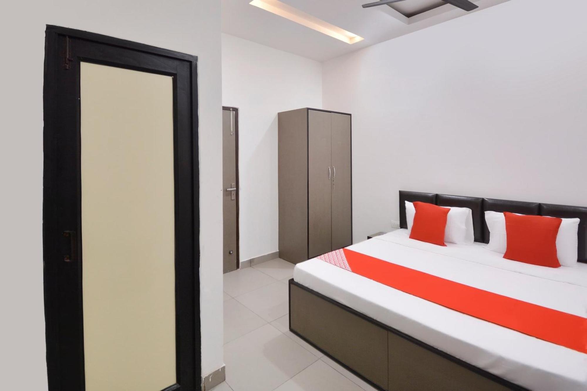 Hotel O White Solitaire Ludhiana Exterior foto